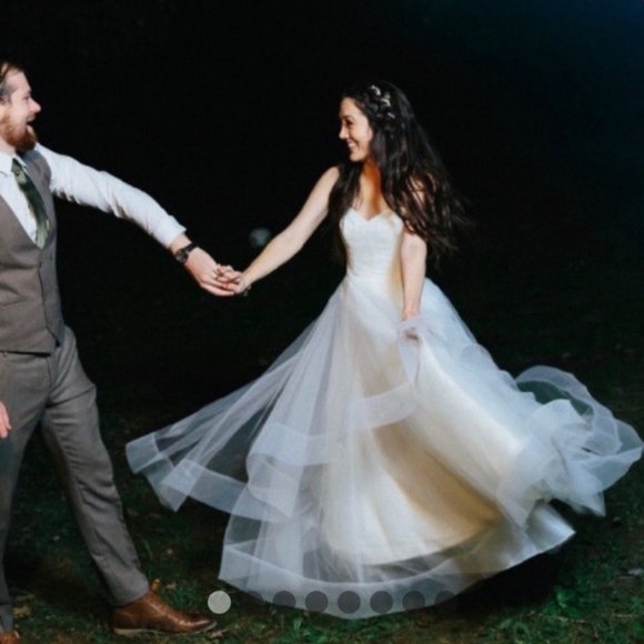 Blush by Hayley Paige Maisie wedding dress / gown - Picture 2 of 8